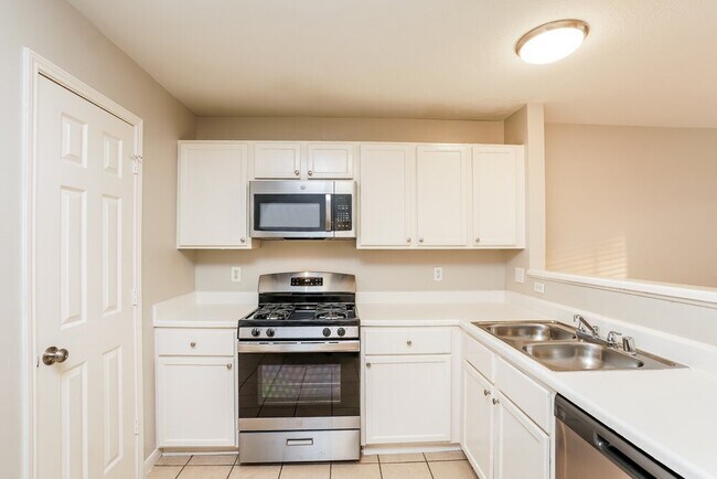 Building Photo - 3315 Maymist Dr