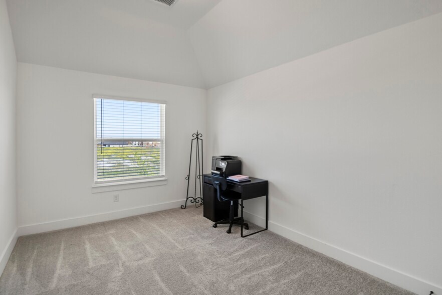 Building Photo - 9613 Polo Pony Ct