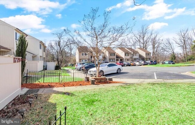 Building Photo - 1779 Powder Horn Terrace