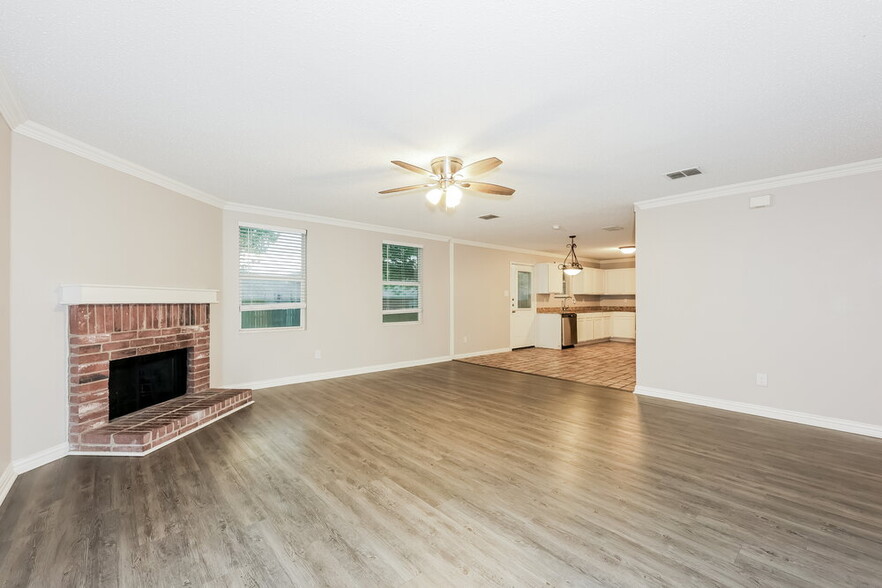 Building Photo - 3904 Foxhound Ln