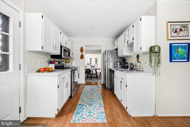 Building Photo - 903 Leverton Rd