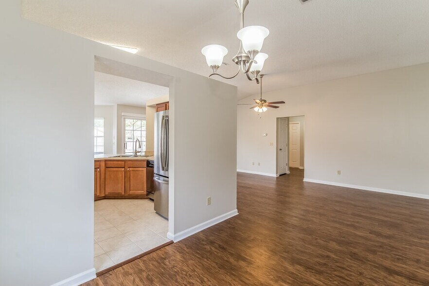 Building Photo - 8037 Boonesborough Trail