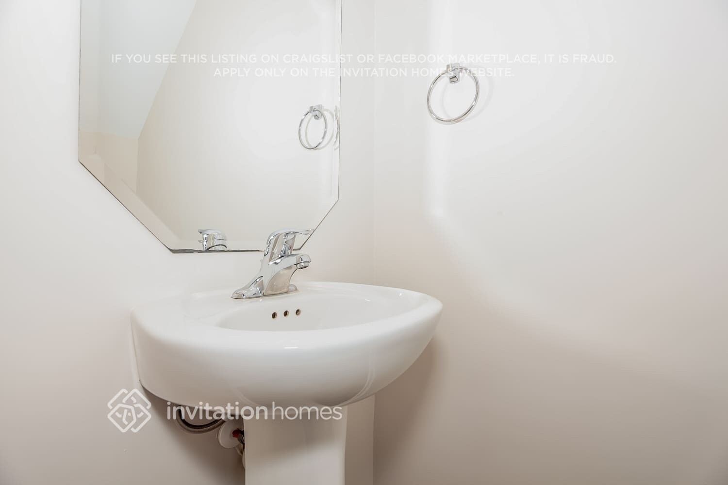 Building Photo - 117 Greenway View Ct