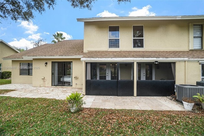 Building Photo - 505 Maplewood Dr