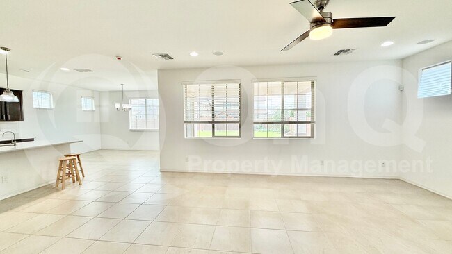 Building Photo - 10935 E Tesla Ave