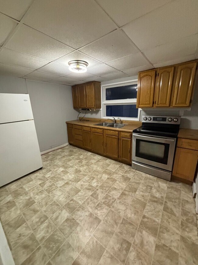 Building Photo - 409 Honesdale St