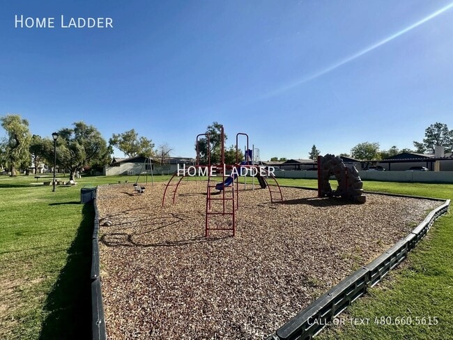 Building Photo - 1021 W Laguna Dr