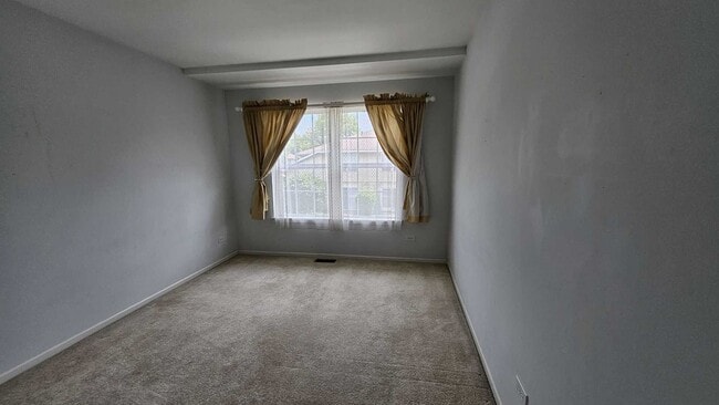 Building Photo - 955 Elderberry Cir