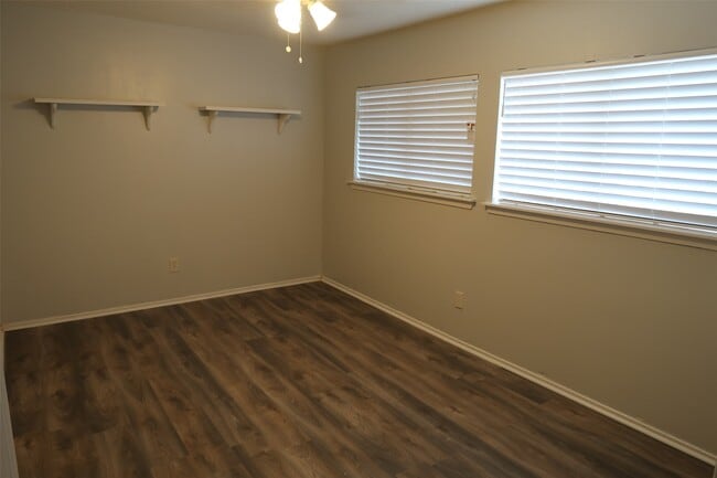 Building Photo - 15326 McConn St