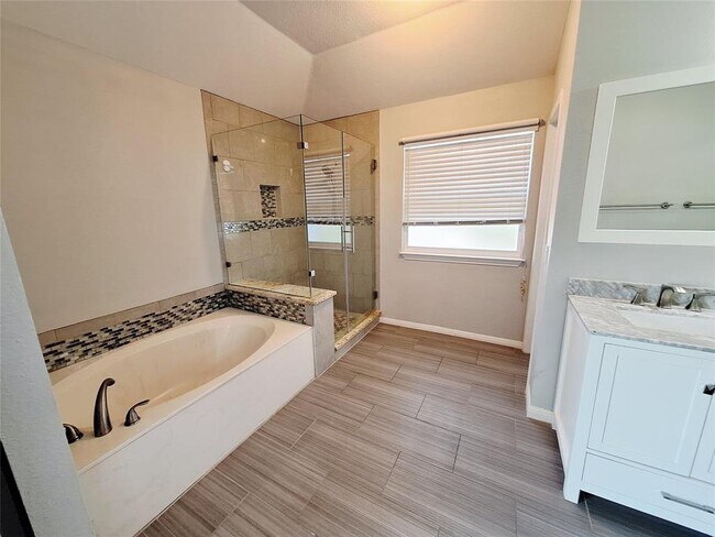 Building Photo - 8513 Portage Cove
