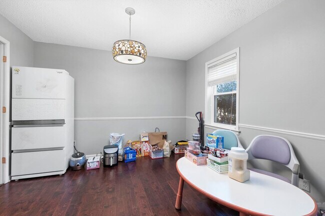 Building Photo - 461 Dove Valley Rd