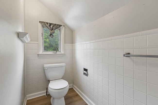 Building Photo - 519 S 56th St