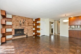 Building Photo - 2 bedroom in Chicago IL 60657