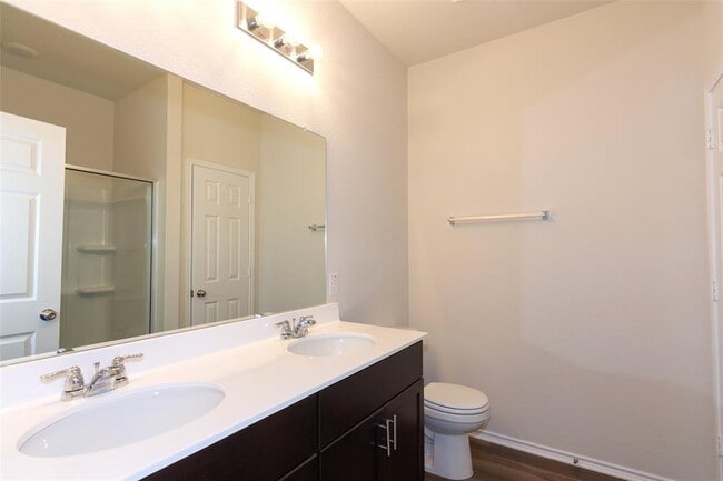Building Photo - 229 The Duke Dr