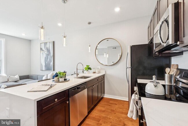 Primary Photo - 203 Haverford Ave
