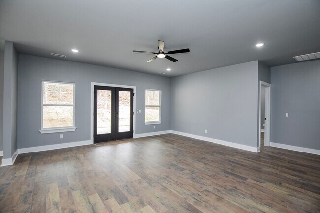 Building Photo - 47 Overton Dr