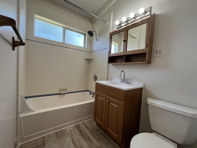 Building Photo - 1268 Fernwood Dr