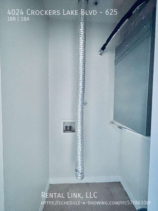 Building Photo - 4024 Crockers Lake Blvd