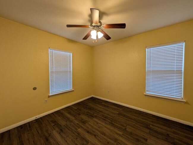 Building Photo - 2905 Pecos St