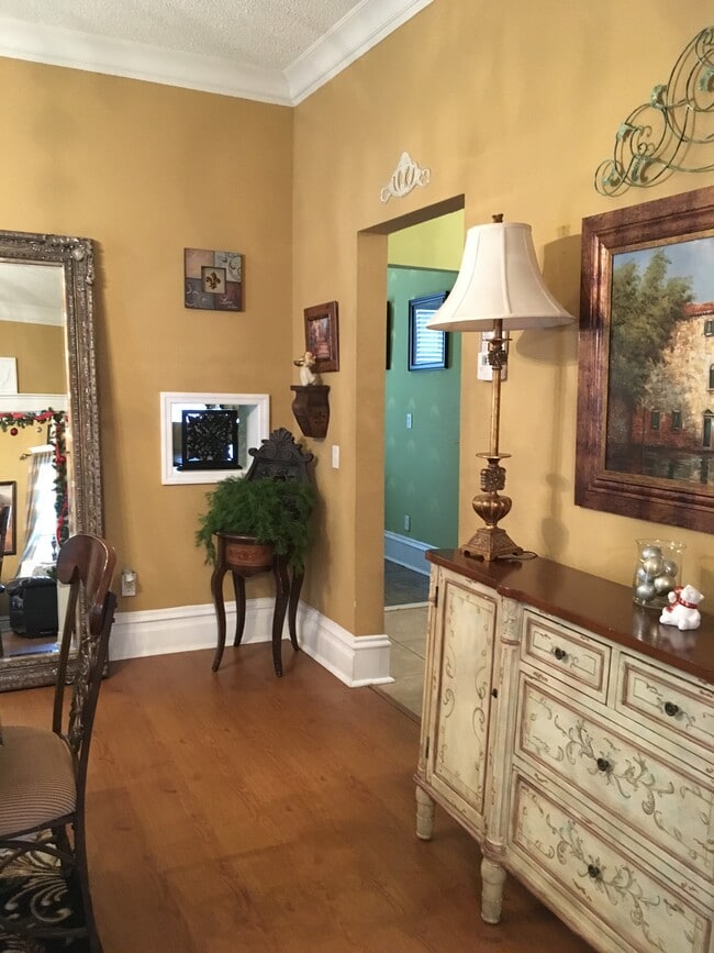 Building Photo - 1905 Ivy St