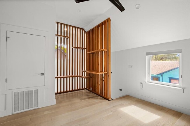 Building Photo - 4608 Santa Anna St