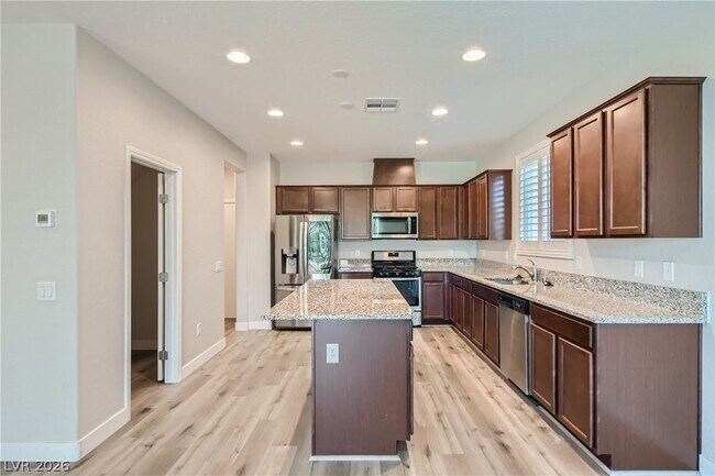 Building Photo - 17 Pivot Ave