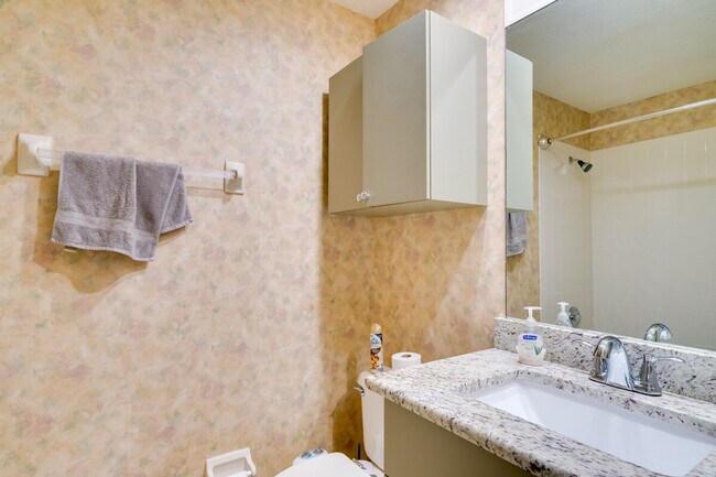 Building Photo - 2130 Rio Nuevo Dr