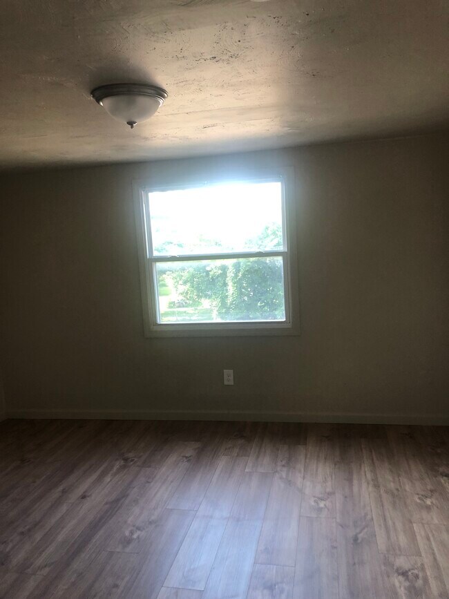 Building Photo - 3207 Alpena St