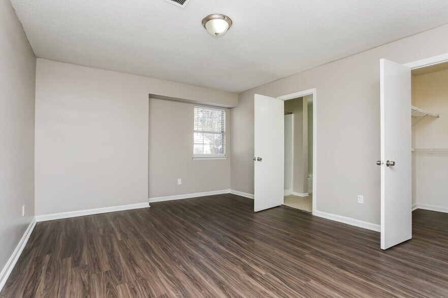 Building Photo - 5453 Fox Valley Ln