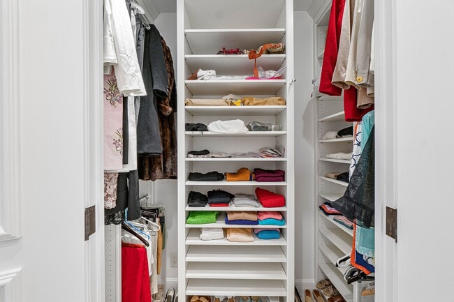 Building Photo - 150 Bradley Pl