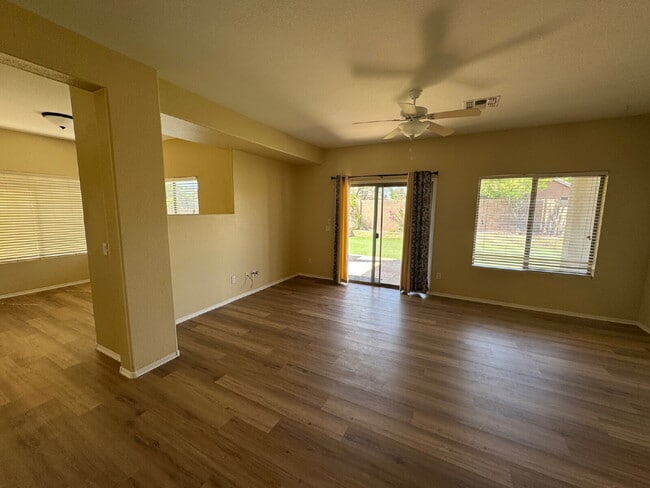 Building Photo - COMING SOON.  Pets Welcome. Turf backyard. Quiet cul-de-sac lot. Bonus Room/loft. 3 blocks to awa...