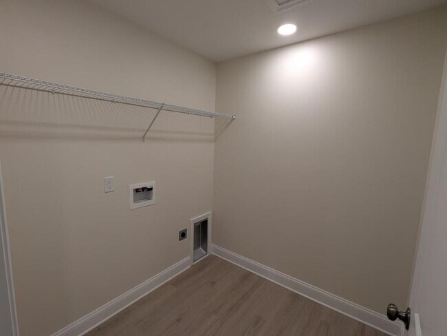 Building Photo - 1659 Legrand Rd