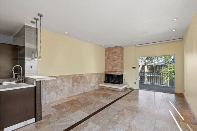 Building Photo - 4001 E NASA Pkwy