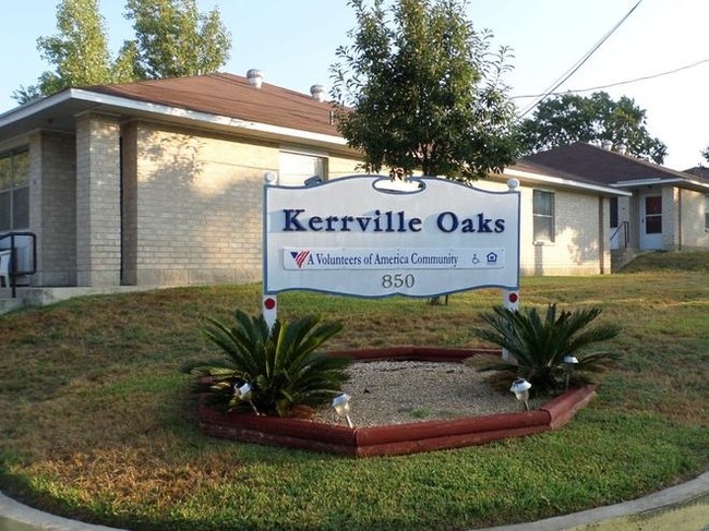 Building Photo - Kerrville Oaks Apartments