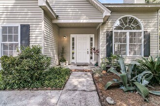 Building Photo - Updated 3 Bedroom Home with Water Views In...