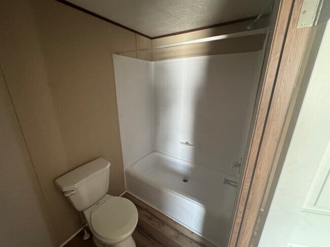 Building Photo - 2208 Cattail Cir