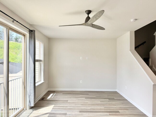 Building Photo - STAFFORD - CENTRAL LOCATION NEAR QUANTICO/...