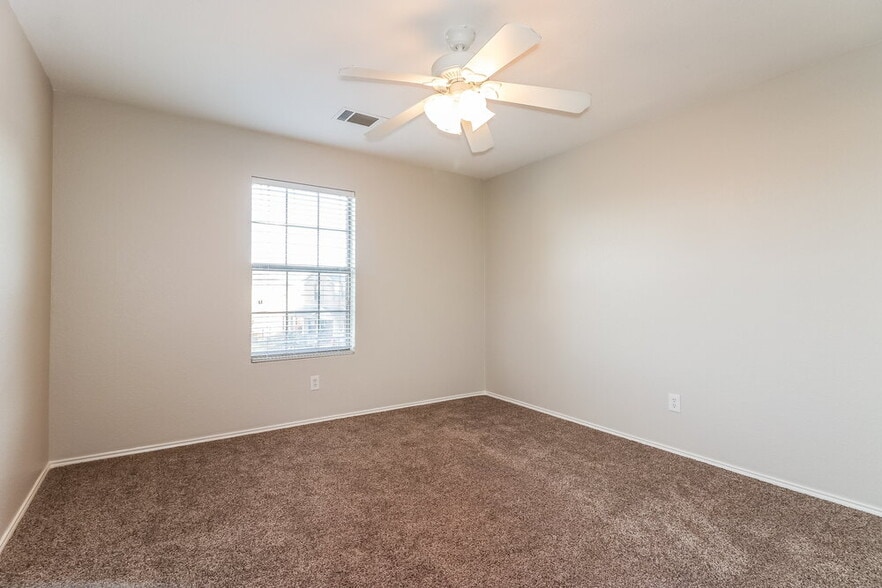 Building Photo - 768 Chalk Knoll Rd