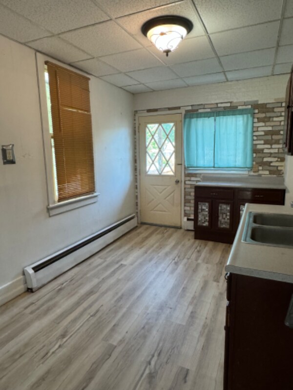 Building Photo - 1011 W Willow St