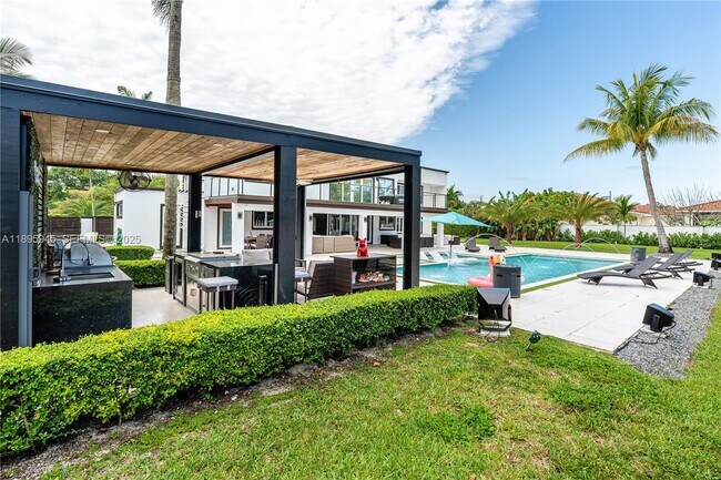 Building Photo - 11531 SW 93rd St