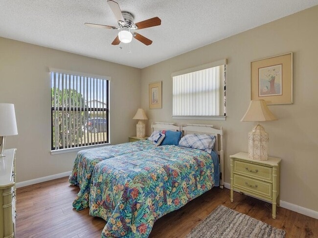 Building Photo - 2543 SE Price Ct