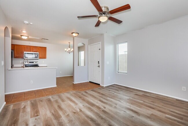 Building Photo - 38345 N Rusty Ln