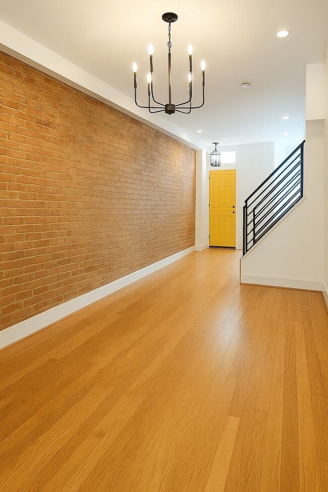 Building Photo - Spacious 5BR Townhome in Washington, DC
