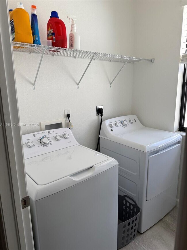 Building Photo - 3523 W 105th Pl