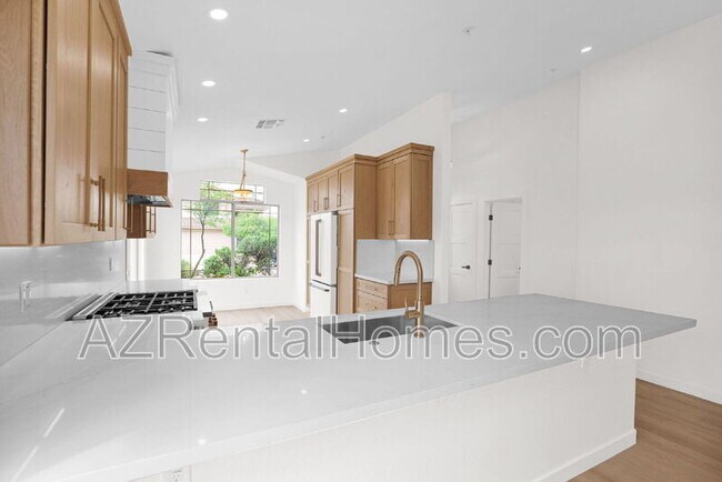 Building Photo - 10431 E Morning Star Dr