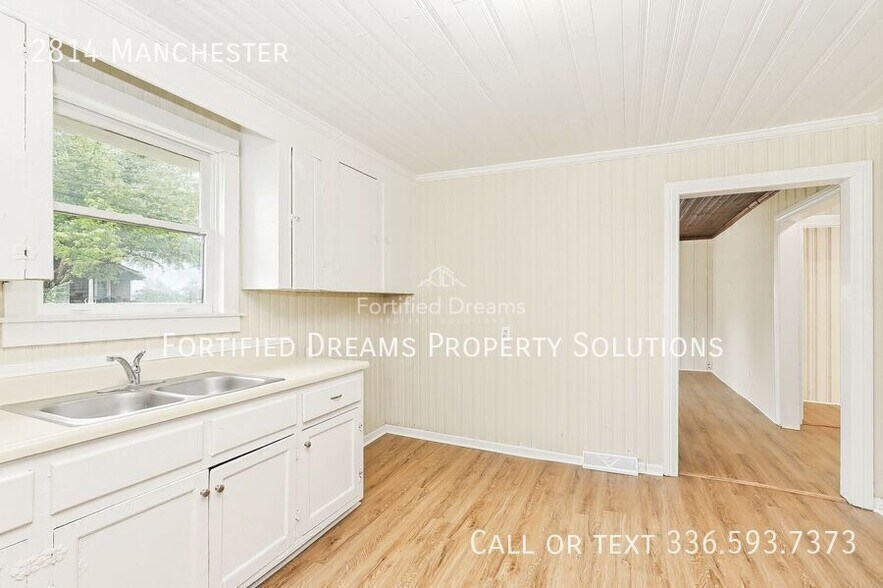 Building Photo - 2814 Manchester-