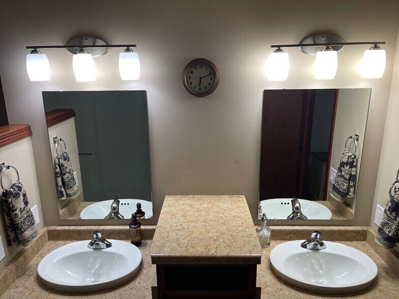 Building Photo - 113 Alton Dr