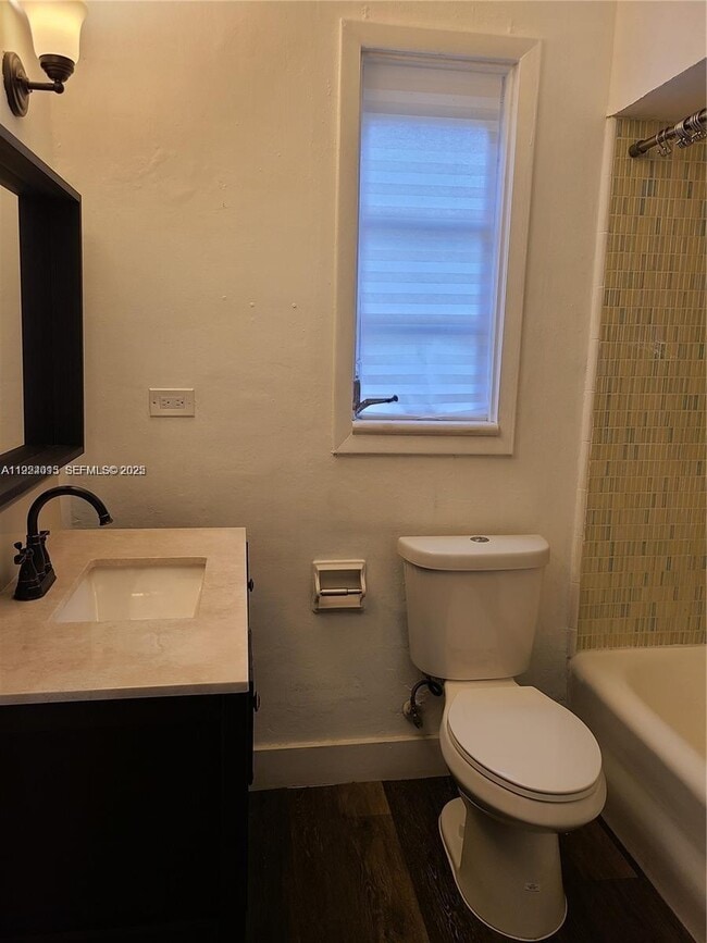 Building Photo - 1301 Castile Ave