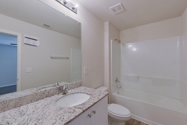 Building Photo - 1835 Nelson Rd N