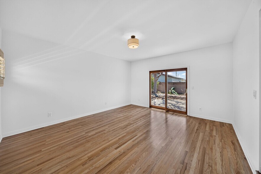 Building Photo - 1300 Solita Rd